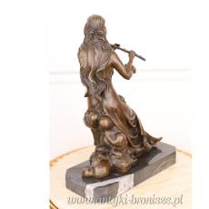 KOBIETA GRAJĄCA NA FLECIE figura z brązu