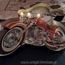 Taca w formie motocykla (Harley Davidson) z blachy, ze swiecacymi reflektorami - poz. 7016