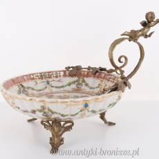 PIĘKNA PORCELANOWA PATERA Z AMORKIEM - GRAJKIEM!