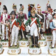 Koniec serii: Kolekcja zolnierzy / oficerow Napoleona z porcelany (cena za szt.) - poz. 6538