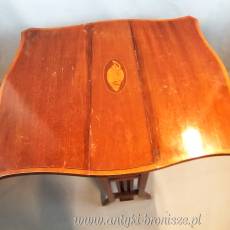 Angielski stolik edwardiański, klapiak ( składany) mahoń intarsje  pocz.XXw
