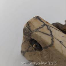 Figurka dzik (locha) z mosiądzu na marmurowej podstawie