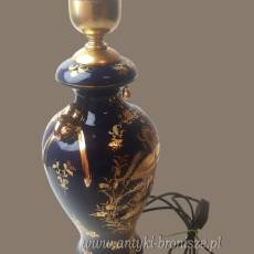 Porcelanowa lampa stołowa kobalt i złoto, dworskie motywy