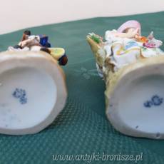 Para muzykujących pasterzy z kobza i barankiem, w odswietnych strojach - niemiecka porcelana - poz. 2574