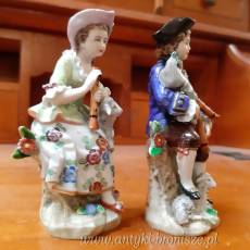 Para muzykujących pasterzy z kobza i barankiem, w odswietnych strojach - niemiecka porcelana - poz. 2574