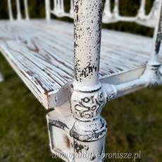 Metalowa ławka