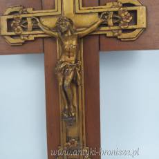 Artefakt religijny. krucyfiks, krzyż na ścianę, drewno, metal złocony Francja lata 50te