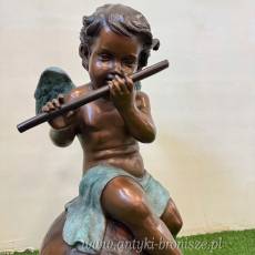 ANIOŁEK na kuli -FIGURA z brązu