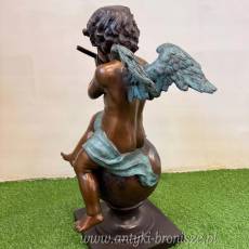 ANIOŁEK na kuli -FIGURA z brązu
