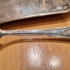 Sztucce-Kuferek (3 szufladki) z zestawem platerowych sztuccow, w stylu Régence - poz. 4325