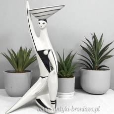 New Look Rzeźba kobieta z misą Zsolnay Török János 1960r biało czarna kolorystyka