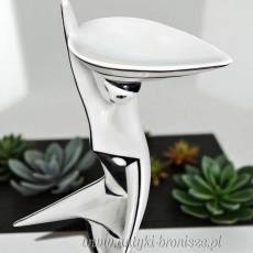 New Look Rzeźba kobieta z misą Zsolnay Török János 1960r biało czarna kolorystyka
