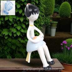 Dziewczynka z kotkiem lalki projekt Ősz Szabó Antónia Aquincum pikasy lata 60te