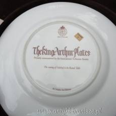 Royal Worcester “The King Arthur plates”. seria 6 talerzy z porcelany ze scenami z historii Krola Artura - poz. 5879