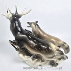 Scena myśliwska wilk i jeleń Royal Dux Czechy lata 60te