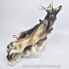 Scena myśliwska wilk i jeleń Royal Dux Czechy lata 60te