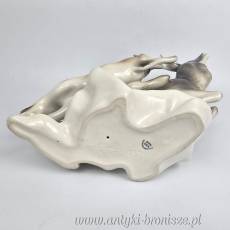 Scena myśliwska wilk i jeleń Royal Dux Czechy lata 60te