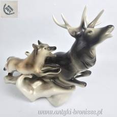 Scena myśliwska wilk i jeleń Royal Dux Czechy lata 60te