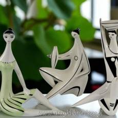 New Look kobieta z wazonem Zsolnay Török János 1960r biało czarna kolorystyka