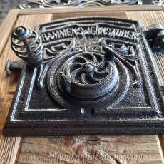 Wyjątkowa wisząca szafka