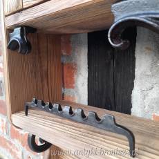 Wyjątkowa wisząca szafka