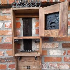 Wyjątkowa wisząca szafka