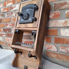 Wyjątkowa wisząca szafka