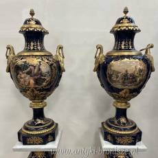 AMFORA NA POSTUMENCIE - gazon - KOBALT Z BRĄZEM