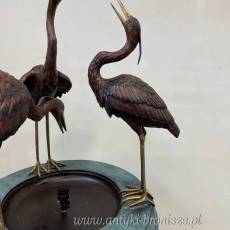 FONTANNA Z BRĄZU - trzy czaple - pelikany