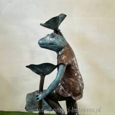 Żaba z liśćmi-fontanna brązu duża