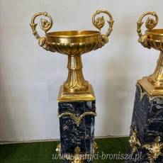 Amfory na słupkach marmurowych - mosiądz