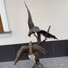 walczące orły - duza figura z brązu
