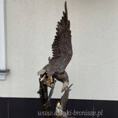 walczące orły - duza figura z brązu