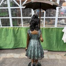 Dziewczynka z parasolka - figura z brązu 140 cm