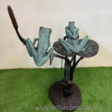 SKAKAJĄCE ZABY PO LIŚCIACH - figura z brązu