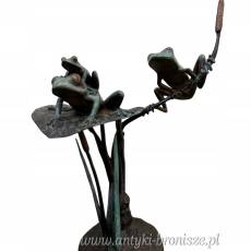 SKAKAJĄCE ZABY PO LIŚCIACH - figura z brązu