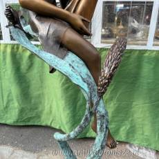 Tęskniąca kobieta - figura z brązu 132 cm