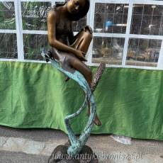 Tęskniąca kobieta - figura z brązu 132 cm