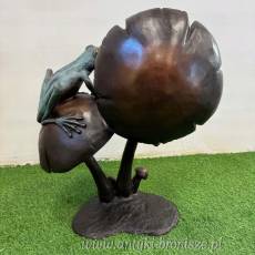 FIGURA z brązu -DWIE ŻABKI NA GRZYBACH