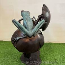 FIGURA z brązu -DWIE ŻABKI NA GRZYBACH