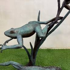 FIGURA z brązu - RZEŻBA SKACZĄCYCH ŻABEK