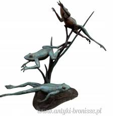 FIGURA z brązu - RZEŻBA SKACZĄCYCH ŻABEK