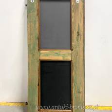 Lustro w starej ramie z okiennicy