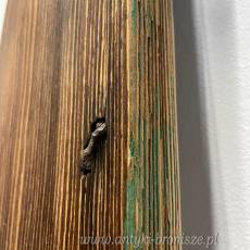 Lustro w starej ramie z okiennicy