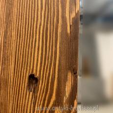 Lustro w starej ramie z okiennicy