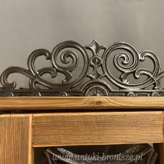 Szafka wisząca ze starego drewna