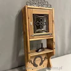 Szafka wisząca ze starego drewna