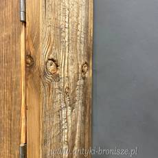 Szafka wisząca ze starego drewna