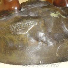 August Moreau ( 1834-1917) - "CHLOPIEC Z KUBELKIEM" - figura z brazu - poz. 1229