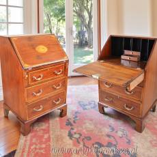 Sekretarzyk z mahoniu, intarsjowany, XIX/XX wiek po renowacji w politurze